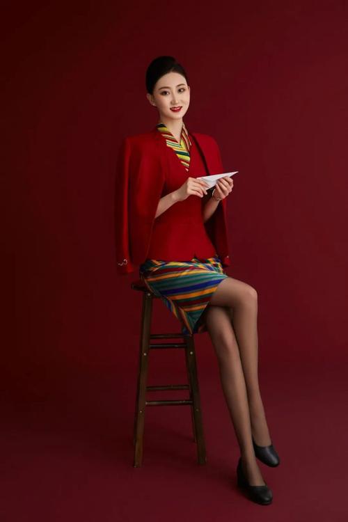 西藏航空空姐杨臆霏:圆梦蓝天!源于在天航学会了优雅,许下了未来