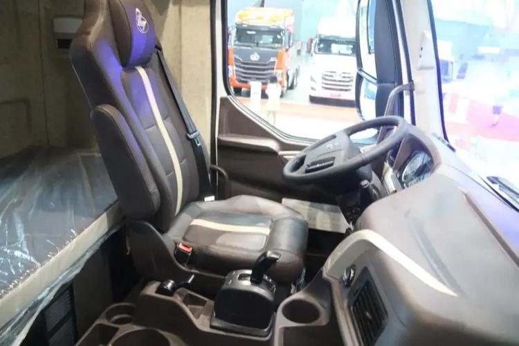 揭秘乘龙焕新之作h7 3.0之《外观内饰篇》-卡车之友网