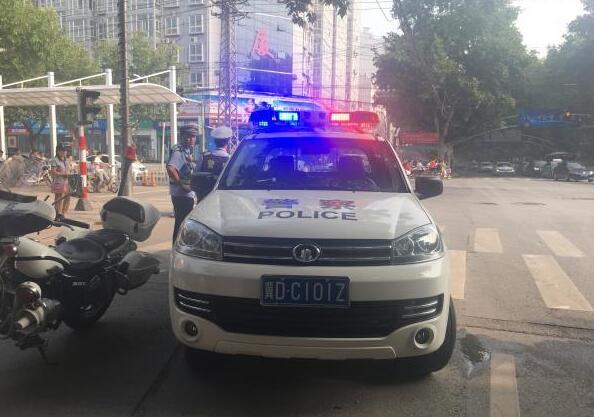 执法"假警车"暴露多少问题?(图) _中国经济网——国家