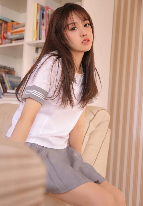 清纯jk美女白袜美腿制服诱惑写真图片