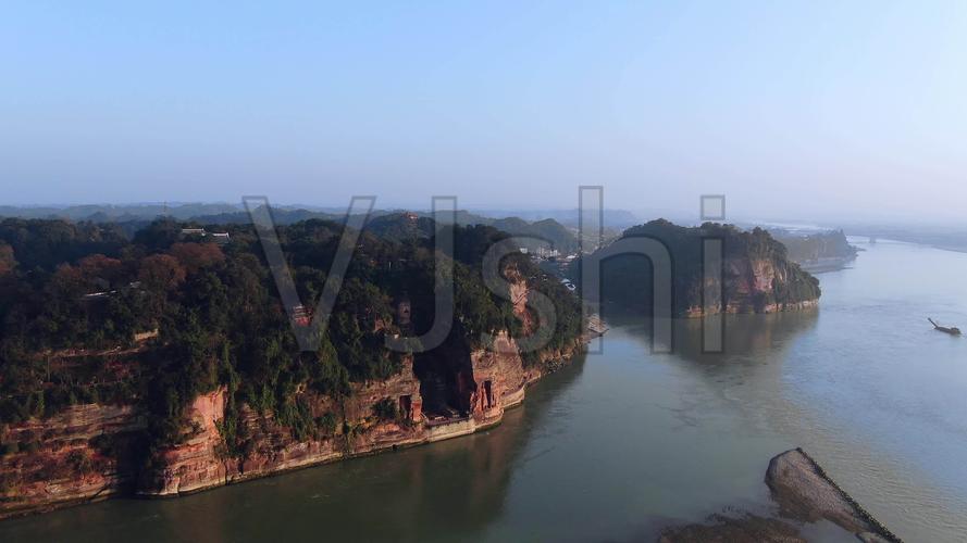 乐山大佛航拍_3840x2160_高清视频素材下载(编号:5530281)_实拍视频
