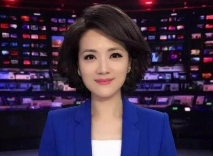 《中国舆论场》等节目的主持人,被观众亲切地称为"80后美女主播"