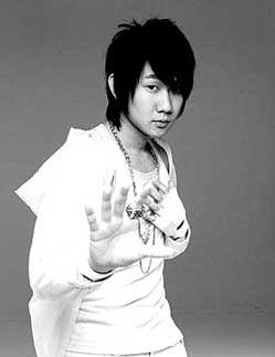 小眼睛男明星节省空间 rain小眼睛最可爱