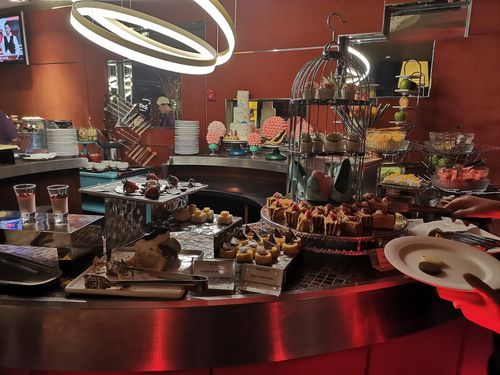 上海东锦江希尔顿逸林酒店旋转餐厅