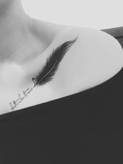 传情之羽,锁骨羽毛英文小清新纹身