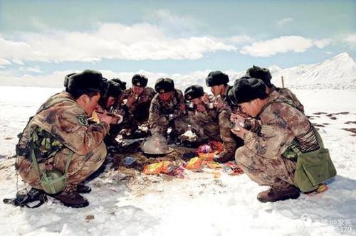 旅游 正文  战士们的手脚都出现了不同程度的冻伤,在当时物质条件十分