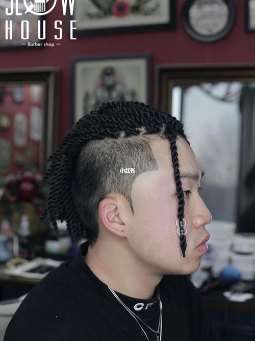 男生编发_编发_发型_男生发型_时尚_发型