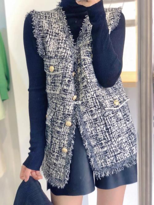 小香风马甲很给力哟_小香风_马甲_初秋穿搭_ootd_肩宽_显瘦_每日穿搭