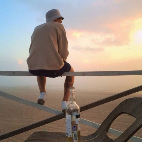 内容包含有霸气又伤感的男生帅气背影头像 潮流时尚男生背影头像,qq