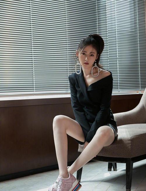 第三名:张天爱,张天爱和盛一伦合作的电视剧名叫《太子妃升职记》和