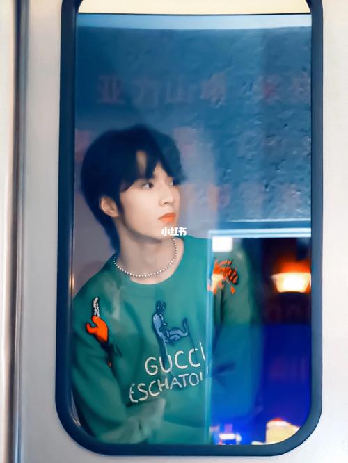 刘耀文高清壁纸啊啊_刘耀文_薯条_素材_壁纸