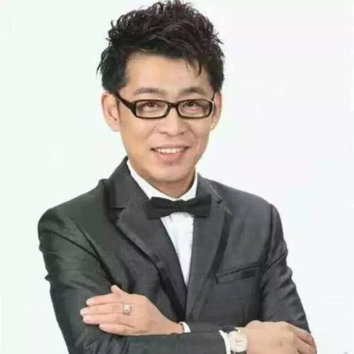 他总是这样的开场白:"我是云数贸联盟云计算门户网站研发人,创始人