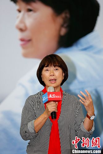 龙应台出新书《天长地久》讲述亲情故事 叹"生命从不等候"