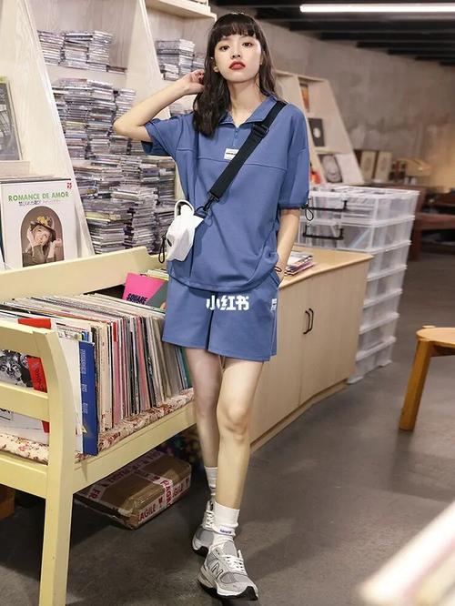 入夏美式运动穿搭93元气少女休闲运动套装_运动套装