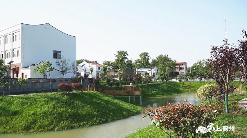 襄州区双沟镇为美丽乡村描绘绚丽色彩