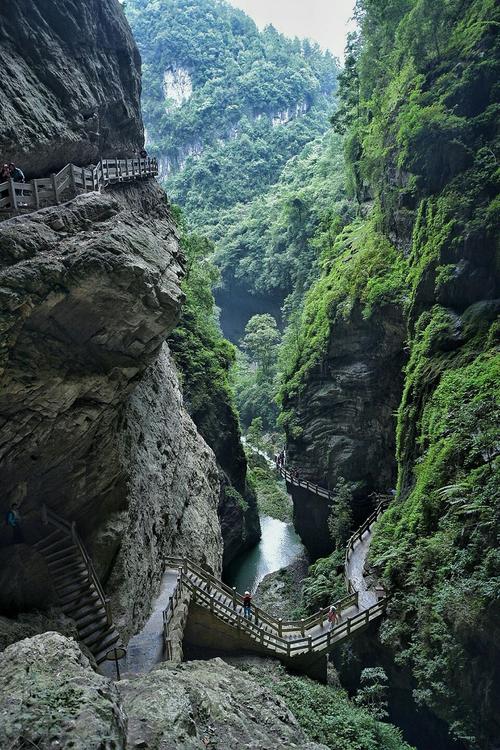武隆喀斯特地貌,天生三桥地坑,龙水峡地缝.