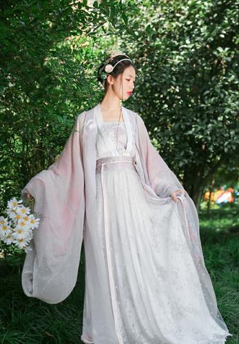 仙气飘飘的齐腰汉服,风格温柔又淑女,精致小仙女必备