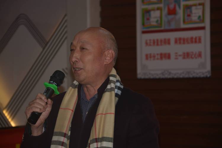 蒙阴县音乐文学专委会会长赵圣才老师致词.