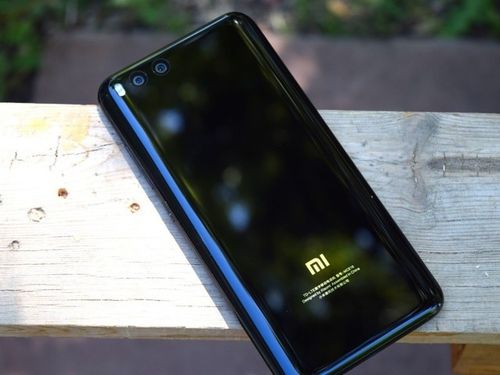 一代神机有215万用户在使用小米6