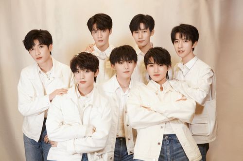 时代少年团图片"七个小朋友会一直一直在一起"