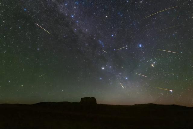 驾着博越追星星他拍下了最美的夜空
