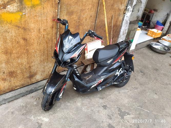 爱玛极客电动车