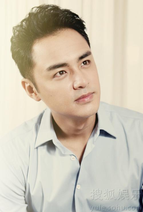 明道最新淡雅写真曝光 和煦眼神温暖亦动人