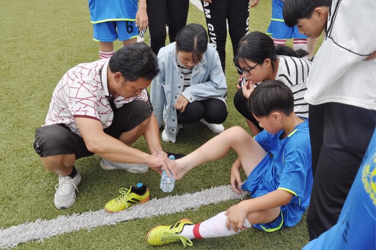 市二十三中获襄阳市城区小学生足球比赛女子组亚军