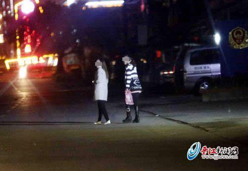 龙湖中山街"流莺"路边揽客_手机搜狐网