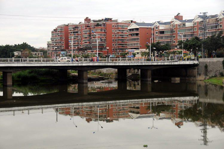 同安南门桥,又名南薰桥,铜鱼桥,朱子桥,位于同安区