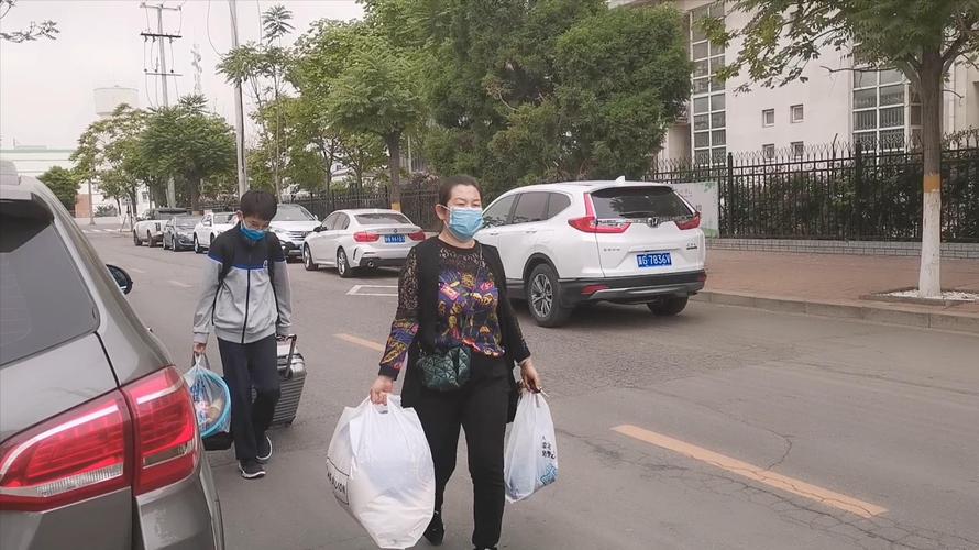 霞姐的北漂生活的个人主页 - 西瓜视频
