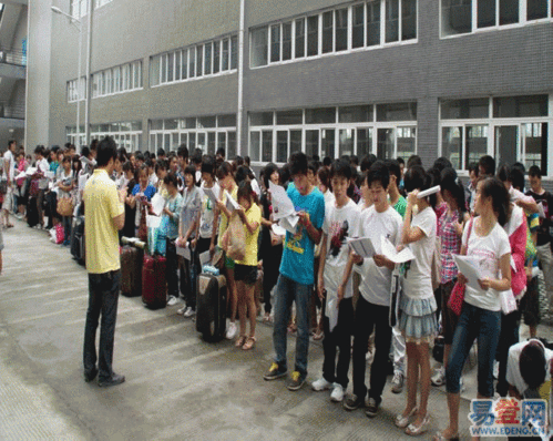 微笑面对人生 成都就业首选(富士康集团) 公司直招 国庆为你开通绿色