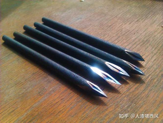 不过这些投掷类武器现在也就是拿来玩了,飞针比飞刀省靶子多了