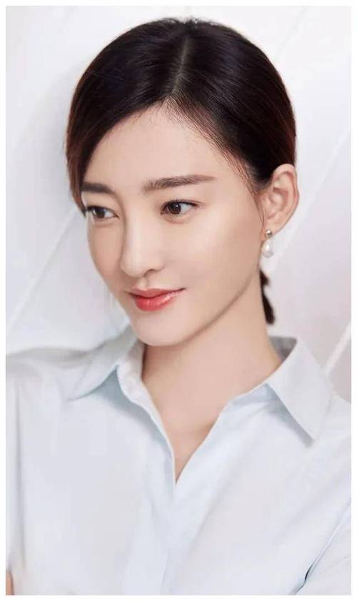 王丽坤,1985年出生内蒙古赤峰,女演员,总感觉她名字偏