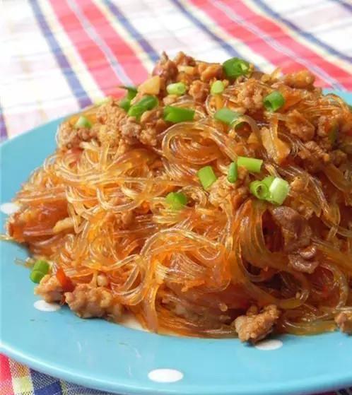 看着饿了别怪我哦!蚂蚁上树啦