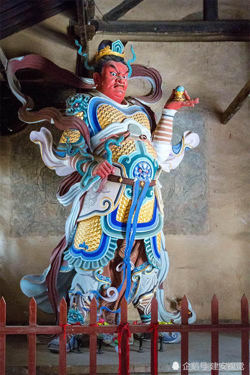 天王殿内有四大天王,他们与封神榜闻太师手下的魔家四
