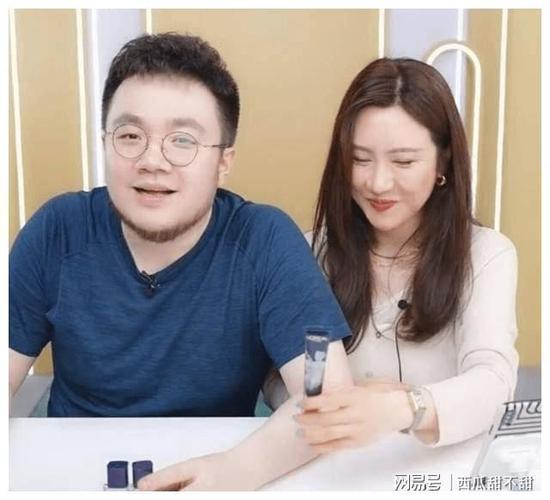 巴图直播透露母亲宋丹丹喜欢网购老婆下句话惹人笑