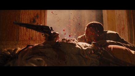 被解救的姜戈遭禁镜头(组图)