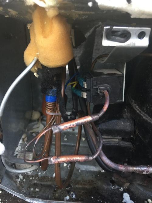 lg冰箱bcd-236ndq毛细管2根2个颜色,红绿忘记什么接了