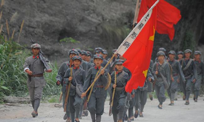 他是"娃娃师长",23岁牺牲,手下17人成将军,活着至少上将|少共国际师