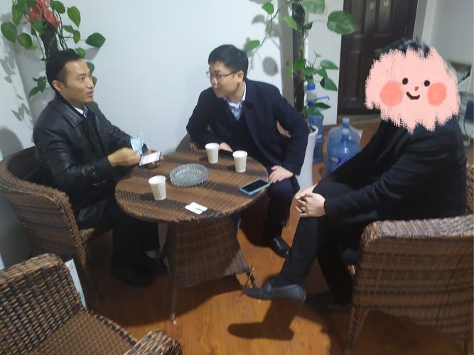 钟楼支行钱行长和营业室李行长,路经理一行人上门拜访私行客户x先生