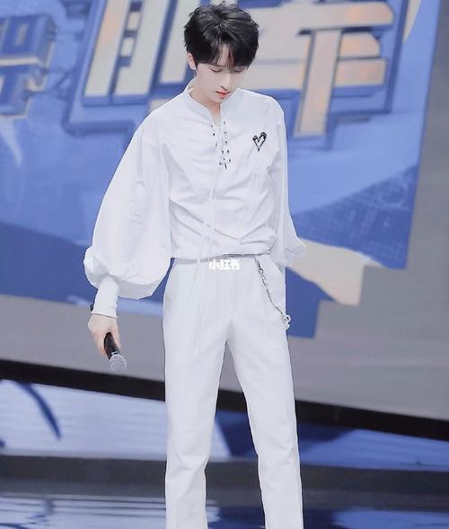 严浩翔美图_美图怎么样_严浩翔_白色系_娱乐_明星娱乐