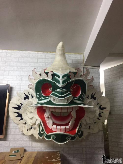 痴迷的虎狮小伙