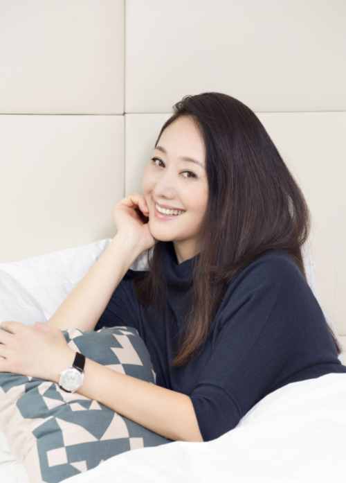 演员赵丽娟明星杂志植入_赵丽娟综艺植入_赵丽娟翻包