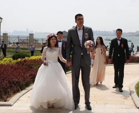 体坛夫妻最萌身高差,亲热都麻烦