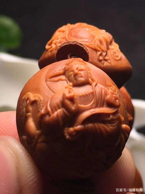 橄榄核雕雕大师排名作品八宝观音福缘核雕