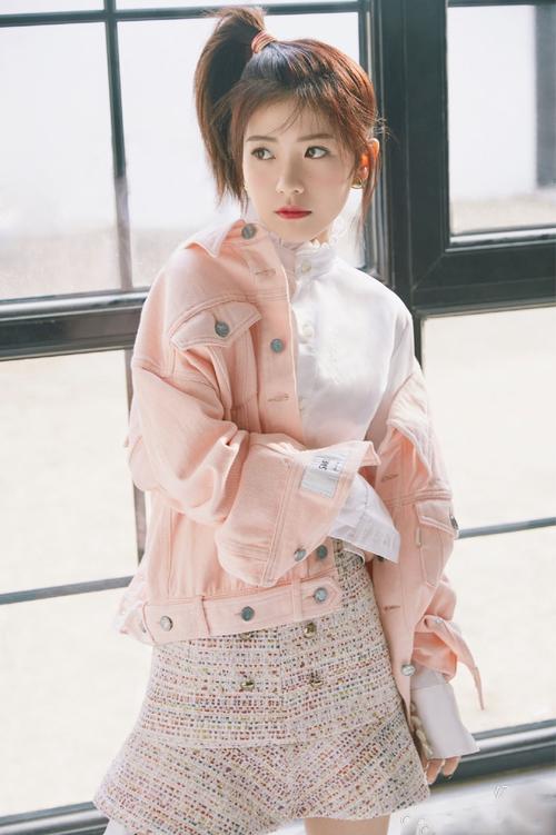 赖美云俏丽甜美写真图片