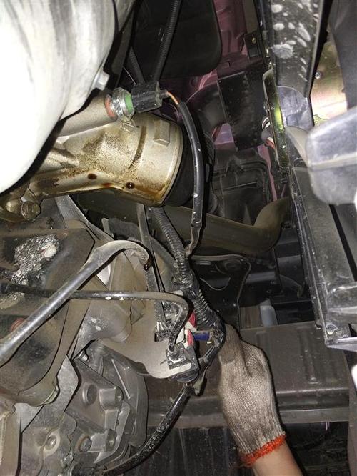 一汽吉林森雅r7倒车影像模糊发动机漏油