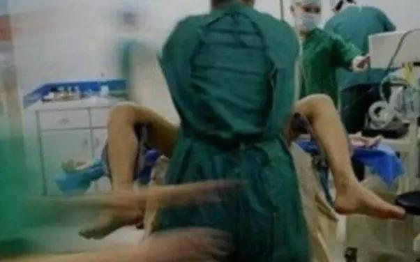 如果在医院是遇到男医生接生,你会很介意吗?听听产妇们都怎么说