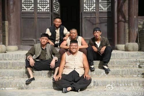 《大刀记》中魏震造型魏震饰演的二愣造型被赞可爱魏震领衔"宁安寨五